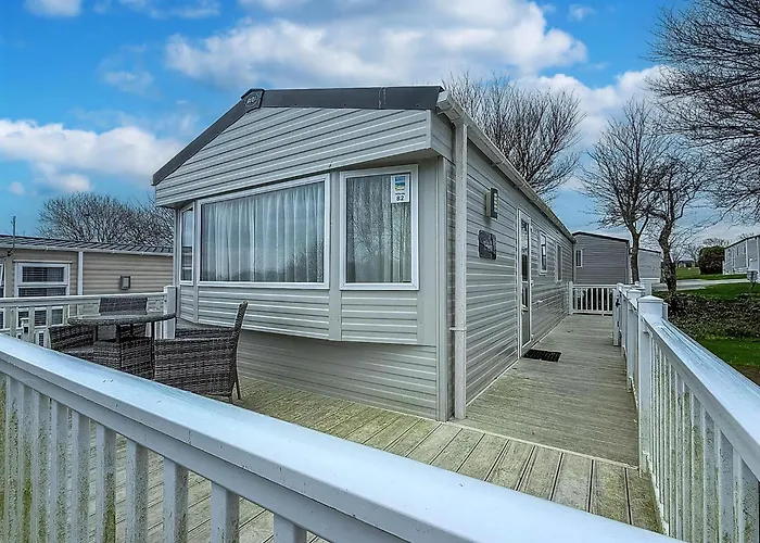 Beautiful Caravan With Decking At Trevella Holiday Park, Newquay, Ref 98082Hs