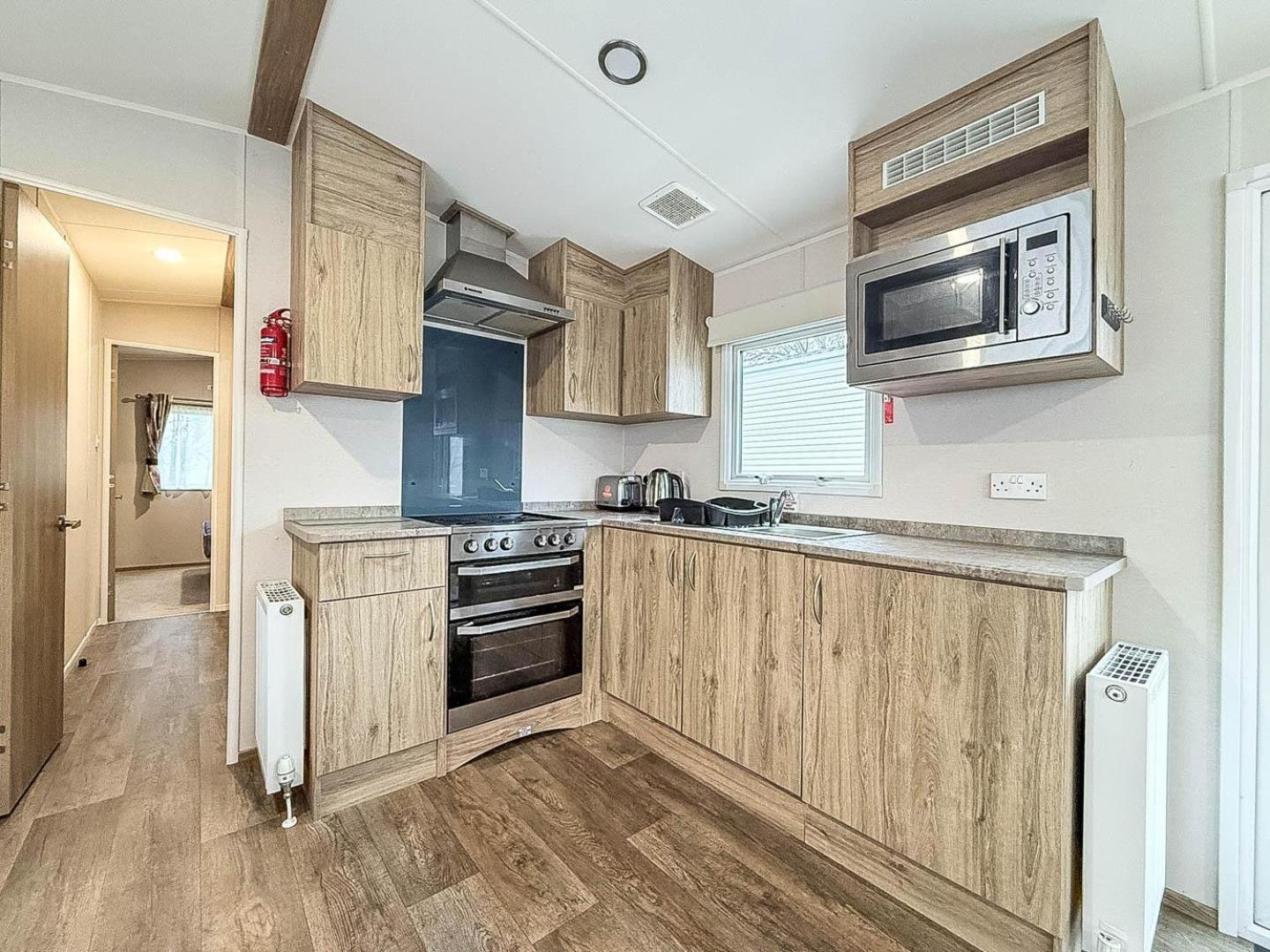 Beautiful Caravan With Decking At Trevella Park, Newquay, Ref 98082hs * Newquay (Cornwall)