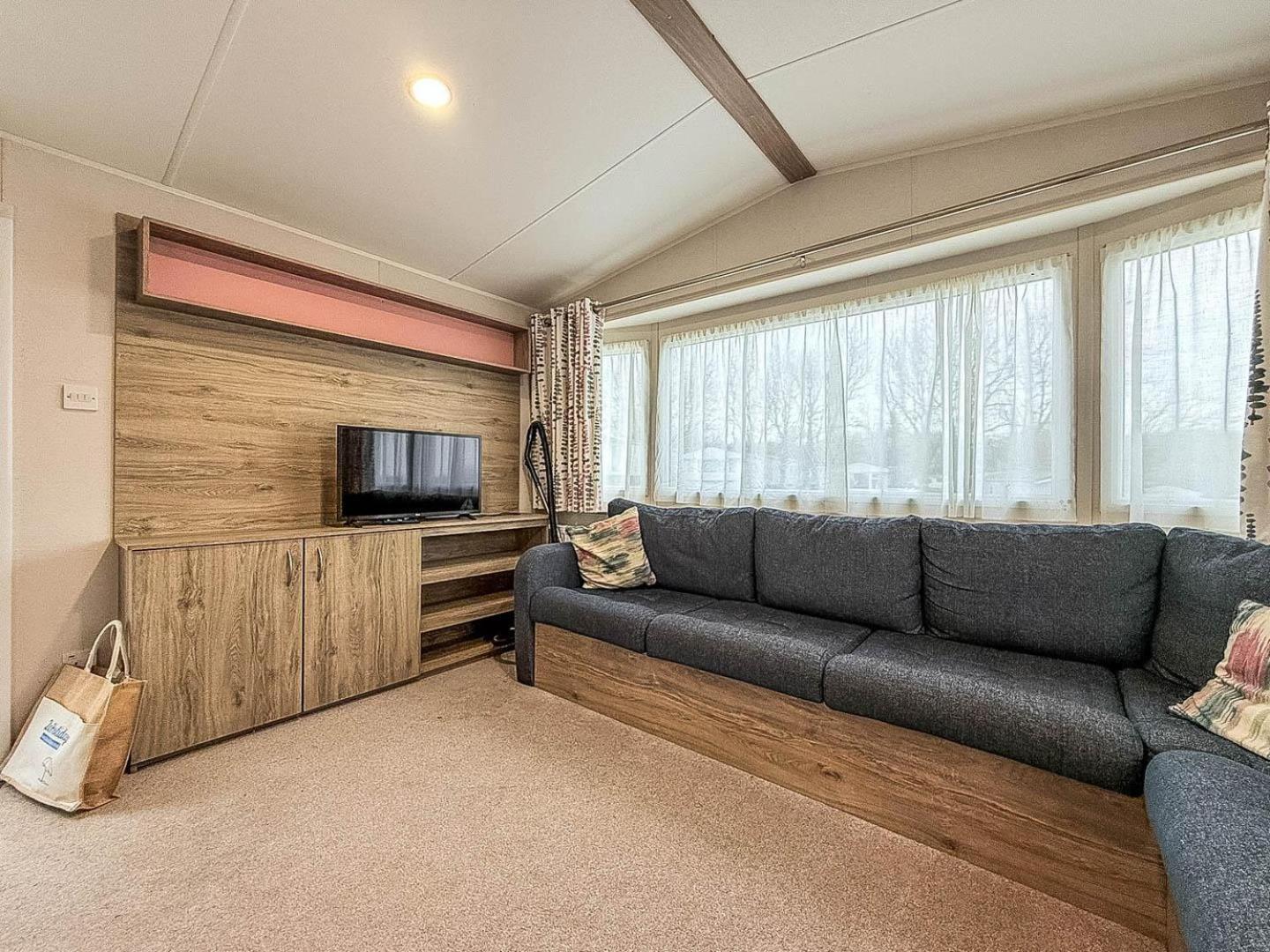 Beautiful Caravan With Decking At Trevella Park, Newquay, Ref 98082hs Newquay (Cornwall)