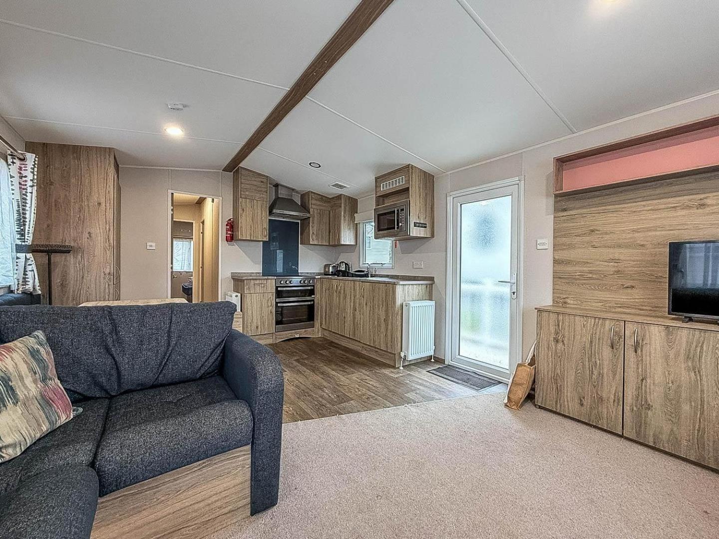 Campsite Beautiful Caravan With Decking At Trevella Park, Newquay, Ref 98082hs
